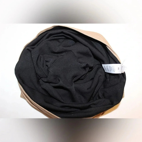 Women’s Assets by Spanx Hi-Rise Lined Shapewear Tummy Control Shorts Size XL - Picture 11 of 11